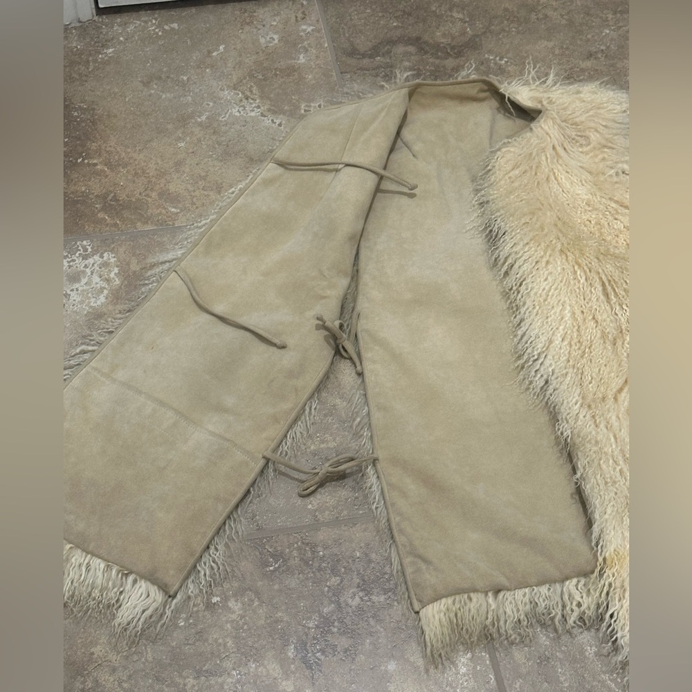 Mongolian Sheep Fur Vest - Picture 7 of 9